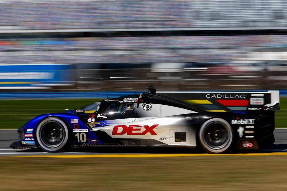 #10 Cadillac Wayne Taylor Racing Cadillac V-Series.R: Ricky Taylor, Filipe Albuquerque, Will Stevens