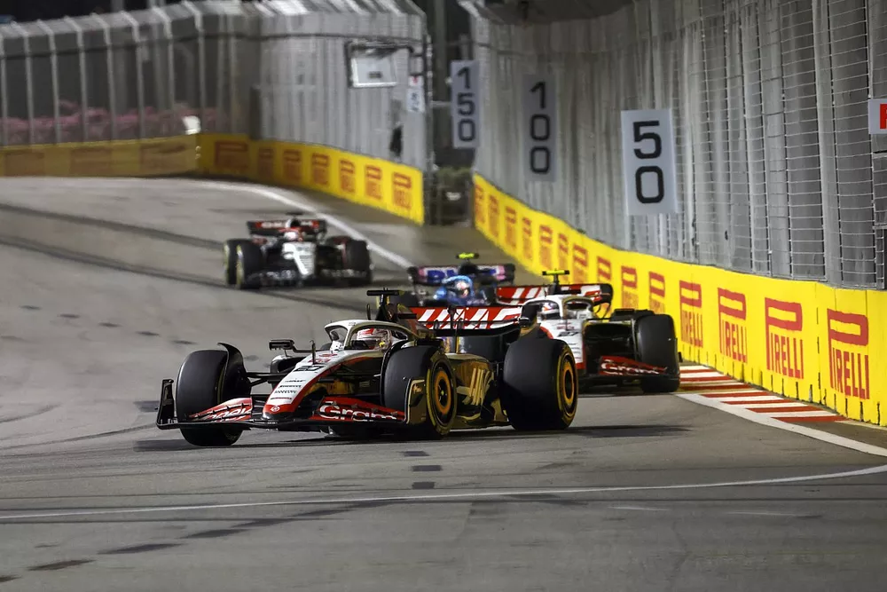 Kevin Magnussen, Haas VF-23, Nico Hulkenberg, Haas VF-23, Pierre Gasly, Alpine A523