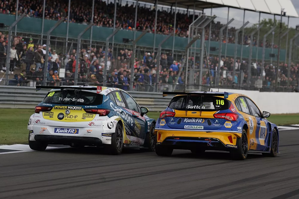 &Aacute;r&oacute;n Taylor-Smith, CarStore Power Maxed Racing Vauxhall Astra and Ashley Sutton, NAPA Racing UK Ford Focus ST 