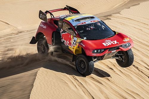 Loeb admite que no puede alcanzar a Al-Attiyah en el Dakar 2022