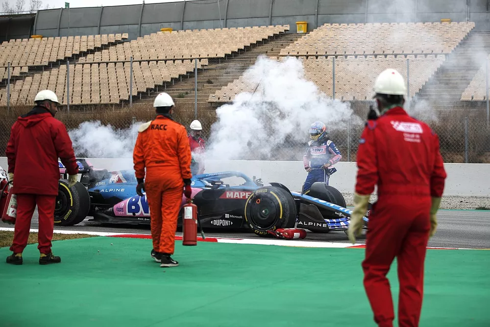 Fernando Alonso, Alpine A522, problemas de motor
