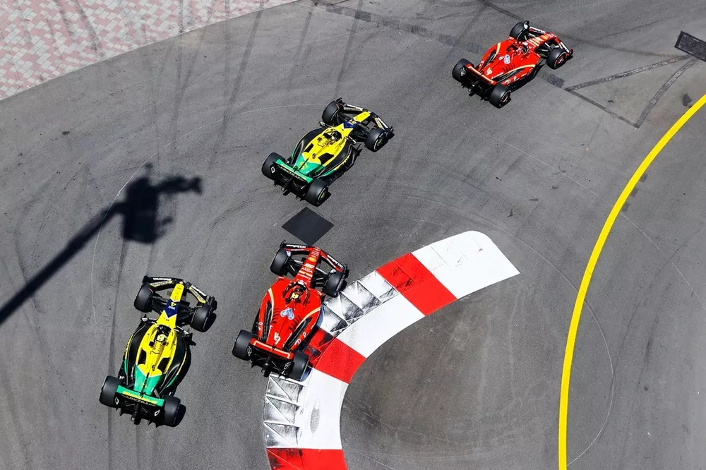 Charles Leclerc, Ferrari SF-24, Oscar Piastri, McLaren MCL38, Carlos Sainz, Ferrari SF-24, Lando Norris, McLaren MCL38