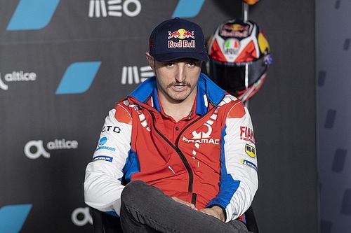 Miller no se cree la teor&iacute;a del dopaje de Iannone por la comida 