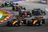 VIDEO: el contacto de Norris con Piastri y Verstappen en la salida del GP de Singapur