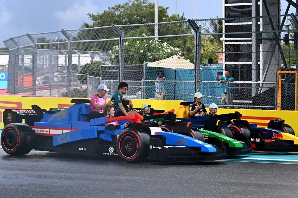 Max Verstappen, Red Bull Racing, Liam Lawson, Racing Bulls Team, Lance Stroll, Aston Martin Racing, Fernando Alonso, Aston Martin Racing, Isack Hadjar, Racing Bulls Team, Yuki Tsunoda, Red Bull Racing Team