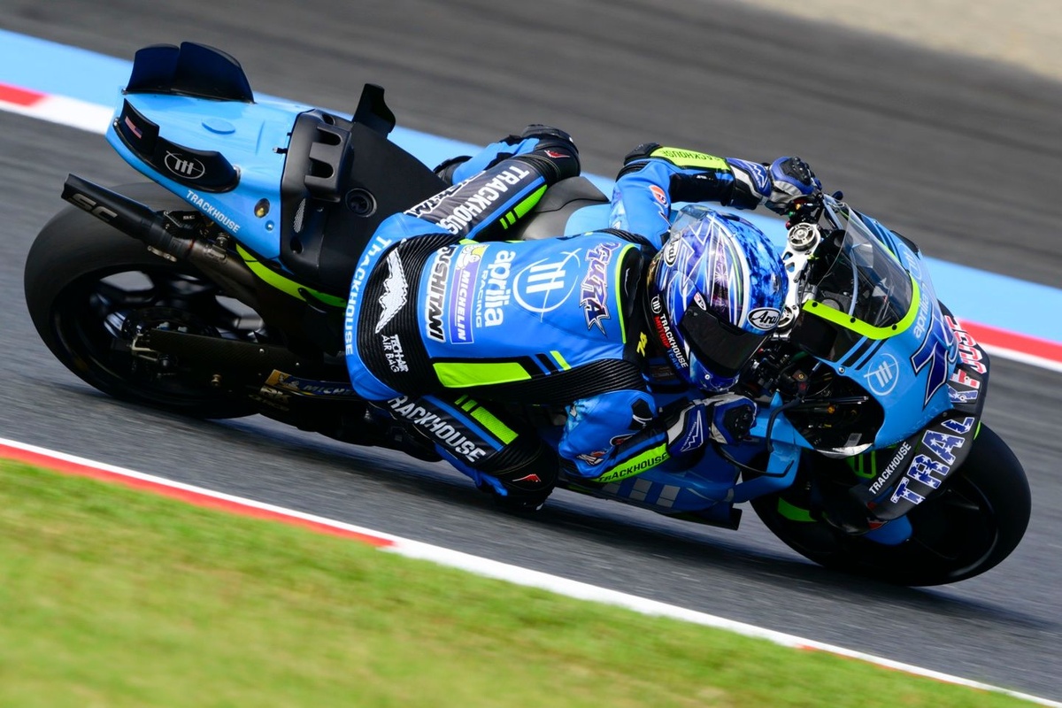YAMAHA VR46 シャツ Lサイズ 黒/黄/青 VR46 Replica Yamaha Rossi Blue Jersey · Motocard
