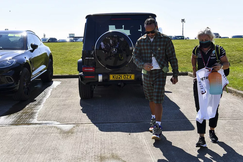 Lewis Hamilton, Mercedes arrives