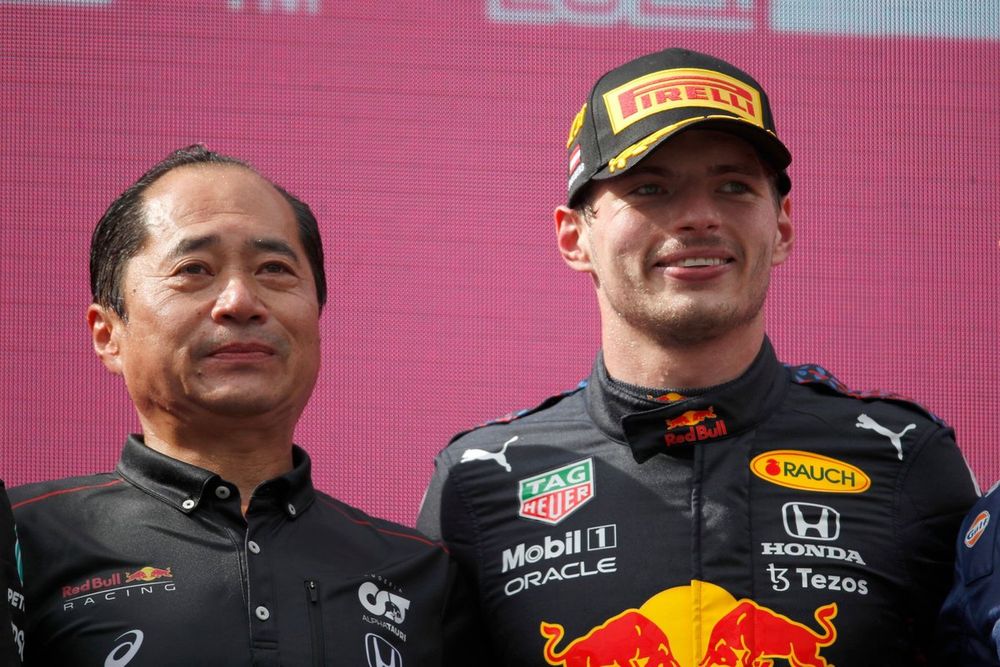 Toyoharu Tanabe, F1 Technical Director, Honda, and Max Verstappen, Red Bull Racing, 1st position, on the podium