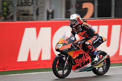 Moto3 Valencia: Can Oncu menangi balapan debut