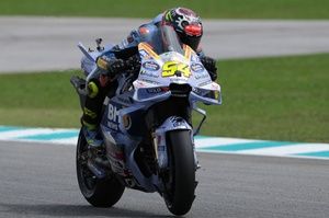 Aldeguer cae del podio de la sprint de MotoGP en Sepang tras ser sancionado