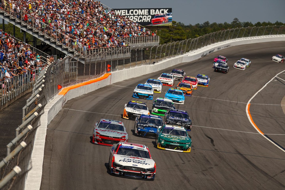 Motorsport.com transmite NASCAR Truck e O'Reilly em Rockingham; saiba horários e como assistir