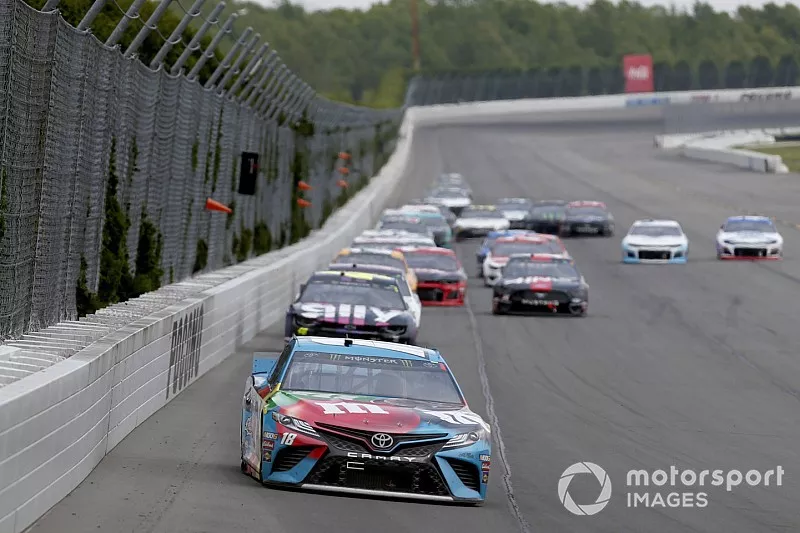 Kyle Busch, Joe Gibbs Racing, Toyota Camry M&M's Hazelnut