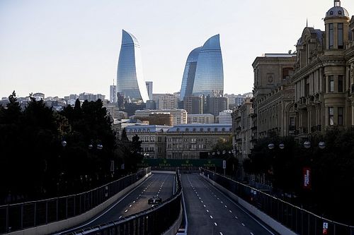 Bak&uacute; tras la l&iacute;nea de Fuego, por Adri&aacute;n Puente