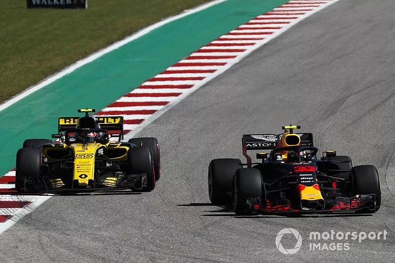 Max Verstappen, Red Bull Racing RB14, Carlos Sainz Jr., Renault Sport F1 Team R.S. 18