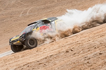 Loeb da un puñetazo sobre la mesa y gana abriendo pista
