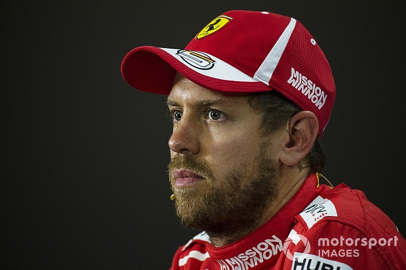 Vettel leva reprimenda e multa, mas mantém 2º lugar no grid