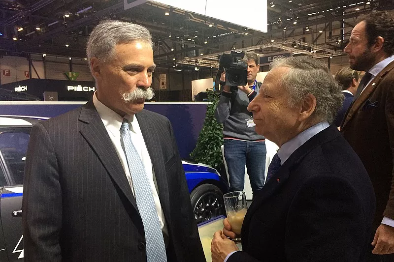 Chase Carey, CEO de la Fórmula 1 , Jean Todt, presidente de la FIA