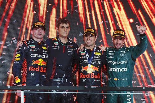 VIDEO: ¿Más ruptura en Red Bull? Pérez y Verstappen festejados distintos