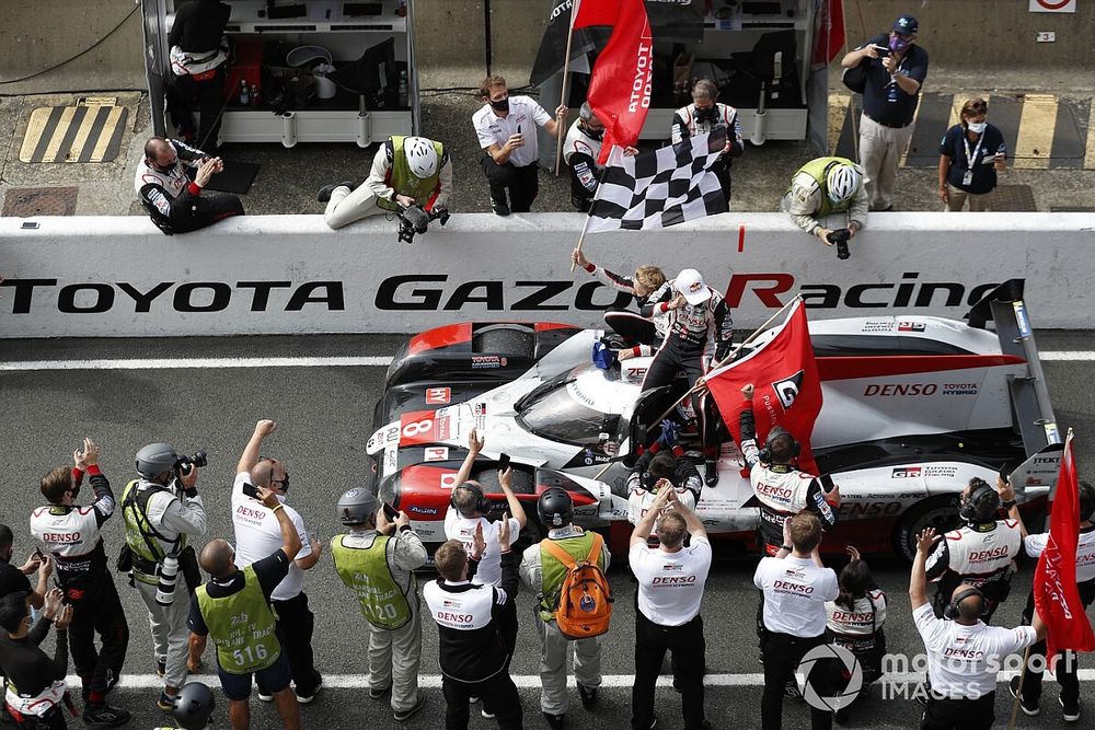 Los ganadores: #8 Toyota Gazoo Racing Toyota TS050: Sébastien Buemi, Kazuki Nakajima, Brendon Hartley