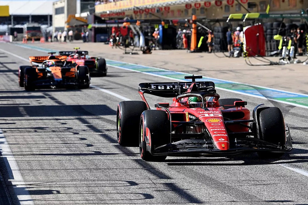 Charles Leclerc, Ferrari SF-23, Oscar Piastri, McLaren MCL60, Carlos Sainz, Ferrari SF-23