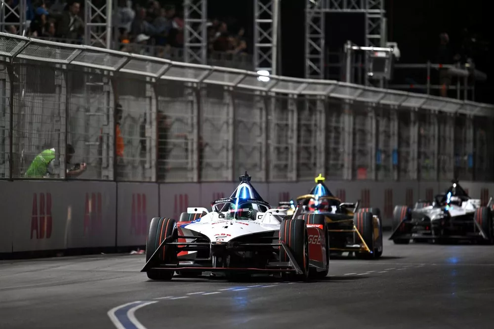 Jake Dennis, Andretti Global, Porsche 99X Electric Gen3, Jean-Eric Vergne, DS Penske, DS E-Tense FE23