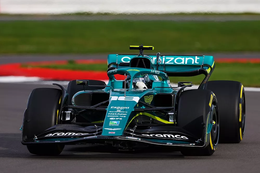 Lance Stroll, Aston Martin AMR22 
