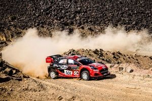 WRC Arabia Saudita: Martins Sesks toma la delantera, Kalle Rovanpera sufre un pinchazo