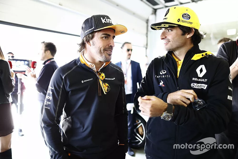 Carlos Sainz Jr., Renault Sport F1 Team, y Fernando Alonso, McLaren
