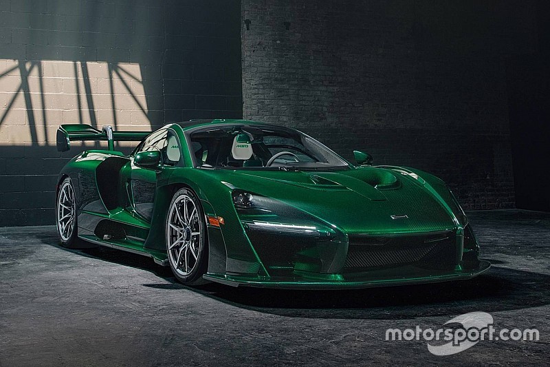 Власник нового McLaren Senna розбив машину після виїзду із салону