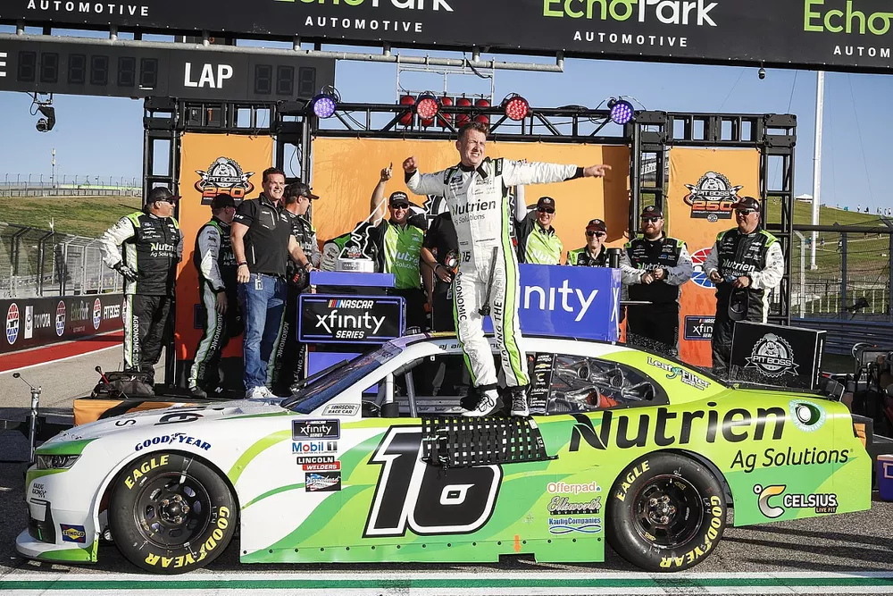 Race winner A J Allmendinger, Kaulig Racing, Nutrien Ag Solutions Chevrolet Camaro