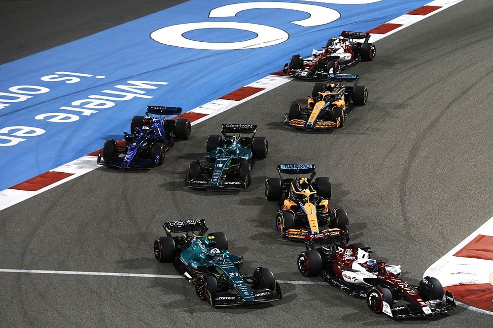 Valtteri Bottas, Alfa Romeo C42, Nico Hulkenberg, Aston Martin AMR22, Lando Norris, McLaren MCL36, Lance Stroll, Aston Martin AMR22, Nicholas Latifi, Williams FW44