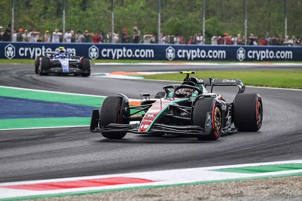 Zhou Guanyu, Alfa Romeo C43, Logan Sargeant, Williams FW45