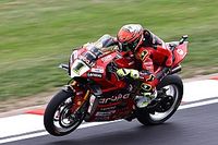 WSBK Donington: Un Bautista implacable gana a Toprak y Rea