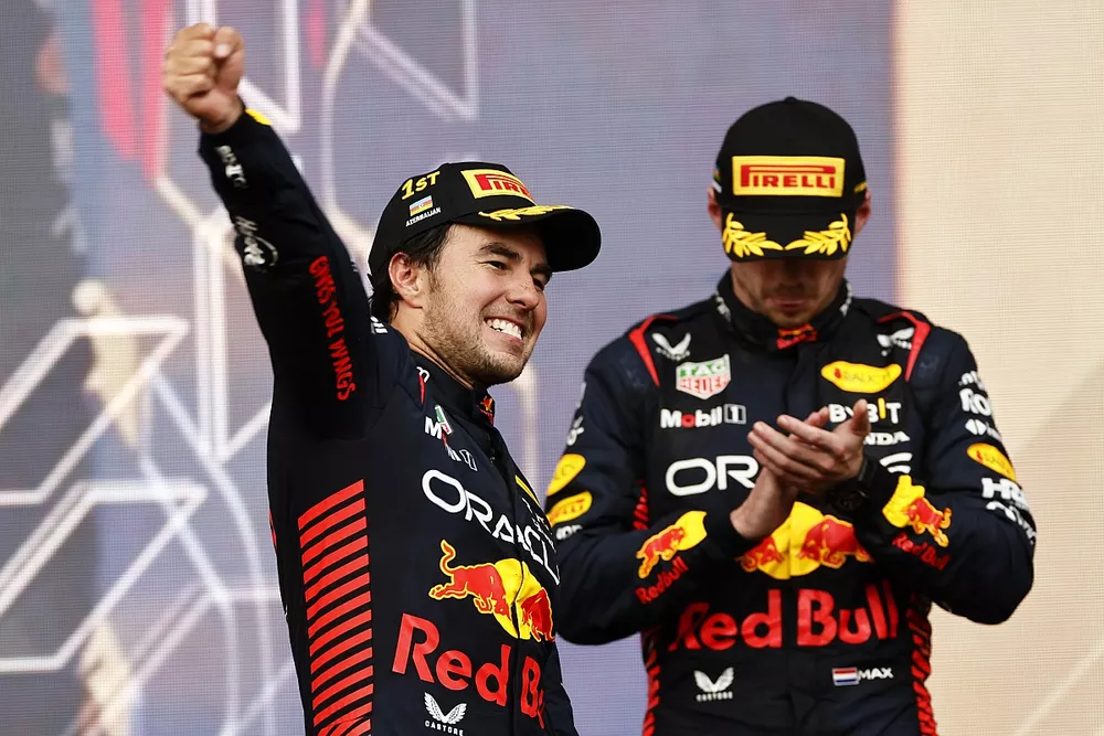 Sergio Perez, Red Bull Racing, vainqueur, sur le podium