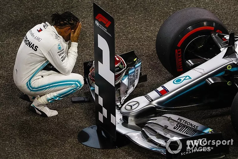 Il poleman Lewis Hamilton, Mercedes AMG F1