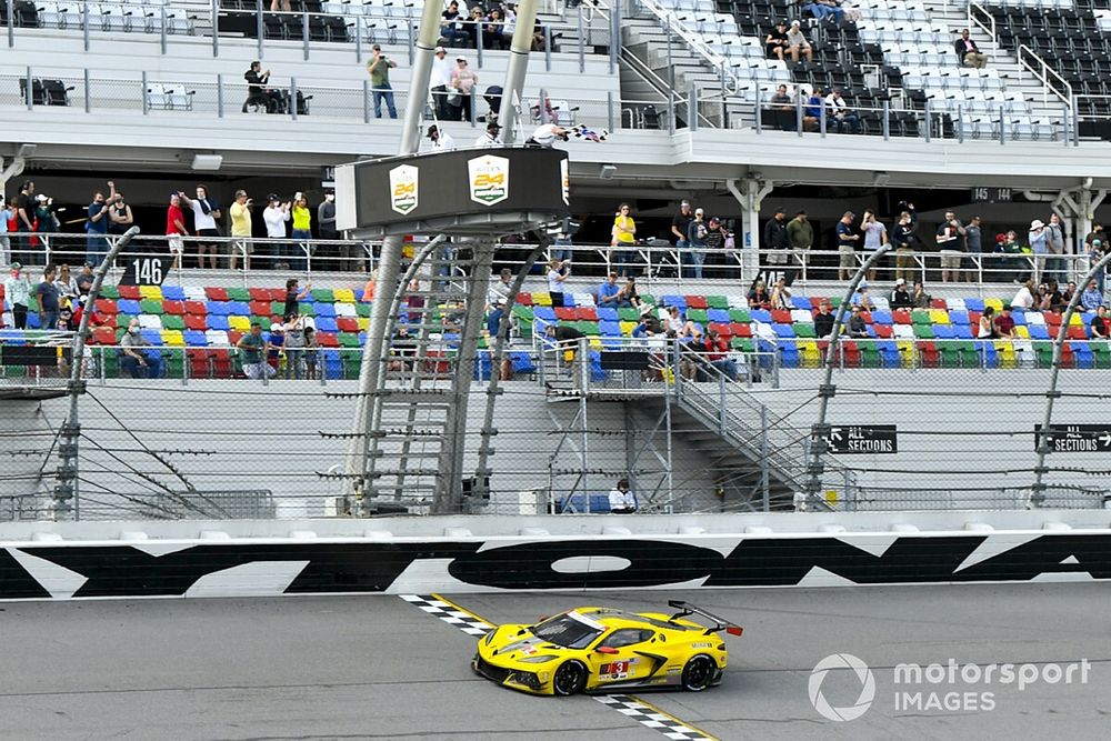 Ganador #3 Corvette Racing Corvette C8.R, GTLM: Antonio Garcia, Jordan Taylor, Nicky Catsburg