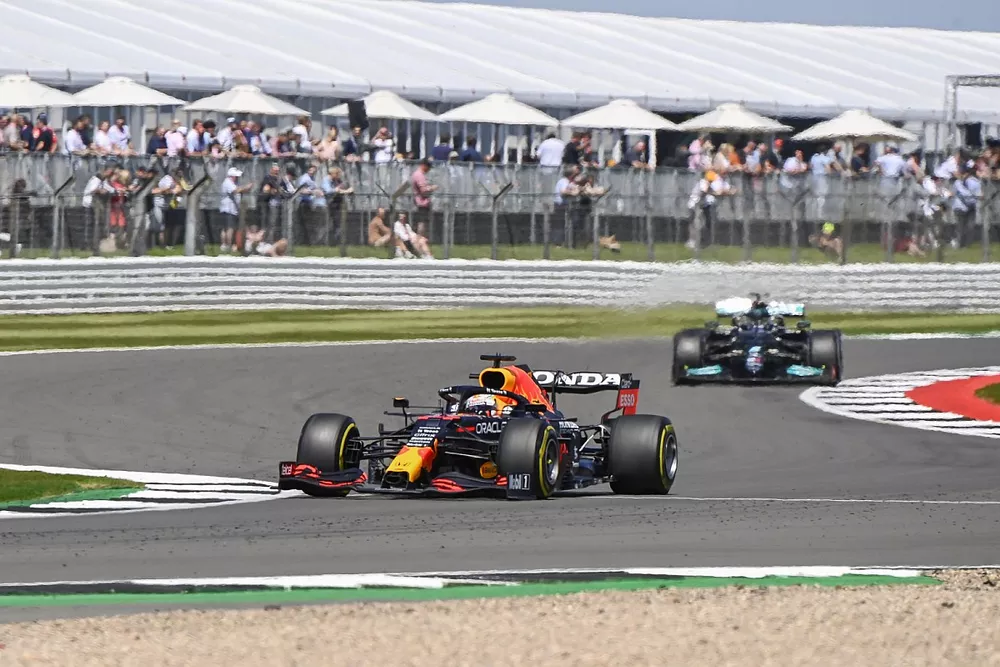 Max Verstappen, Red Bull Racing RB16B, Lewis Hamilton, Mercedes W12