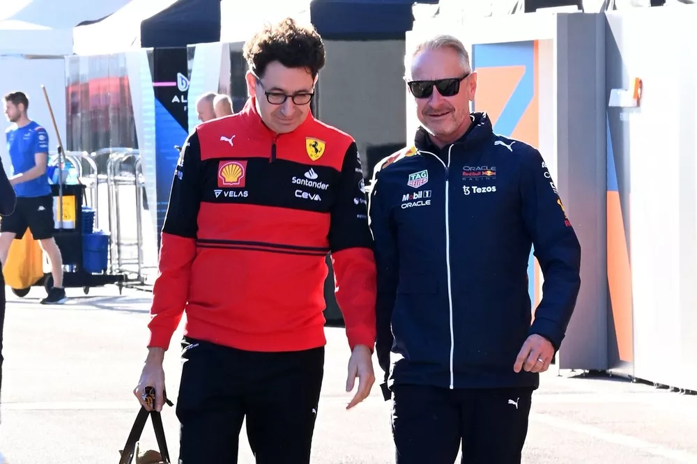 Mattia Binotto, Team Principal, Ferrari, with Jonathan Wheatley, Team Manager, Red Bull Racing 