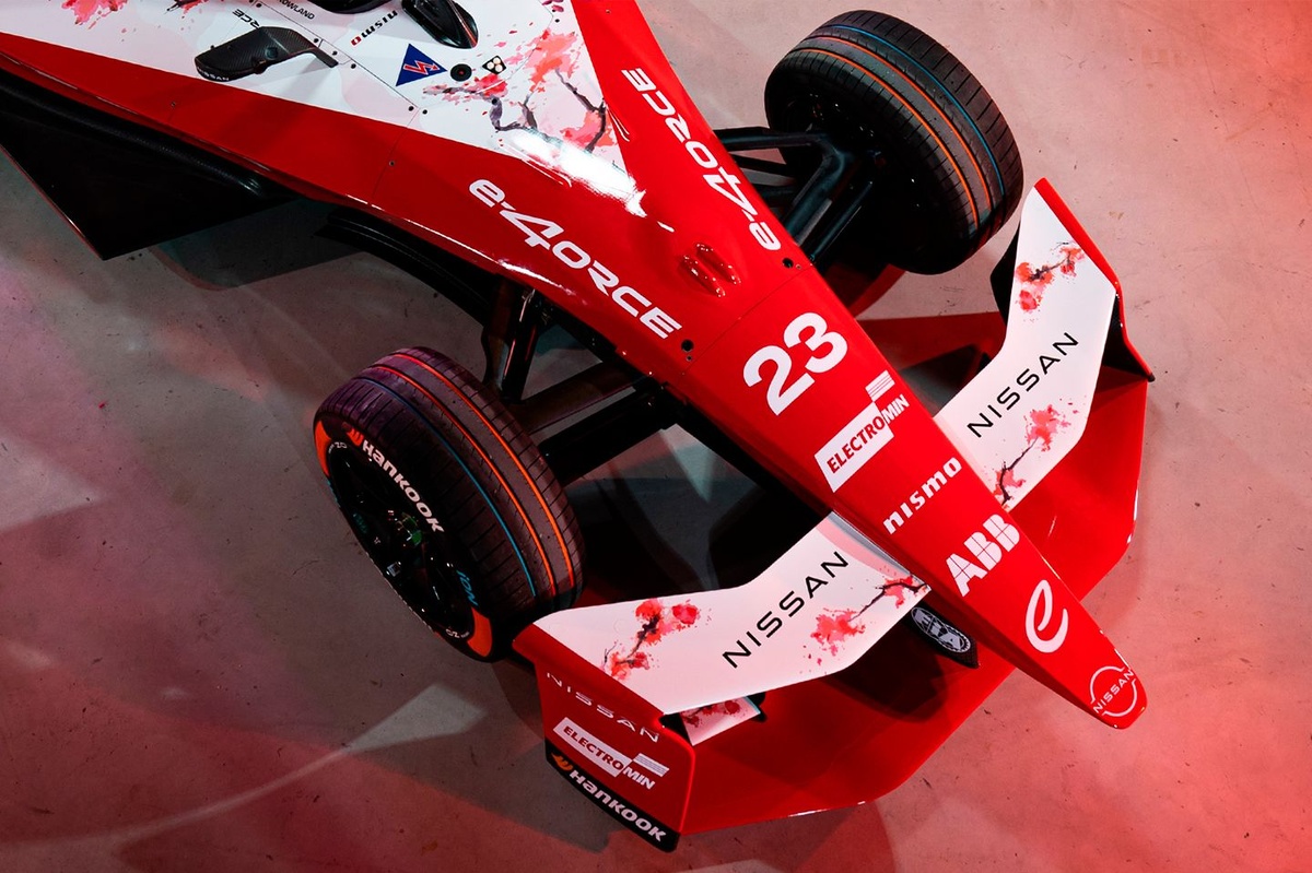 日産、フォーミュラEシーズン11に挑むGEN3 Evoマシンカラー公開！ 桜