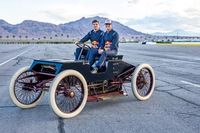 V&iacute;deo | Verstappen vs Lindblad: un duelo &eacute;pico con 12 coches hist&oacute;ricos de Ford