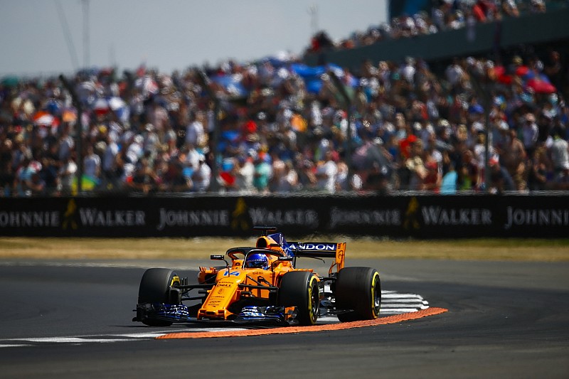 Alonso tras otro duelo con Magnussen: