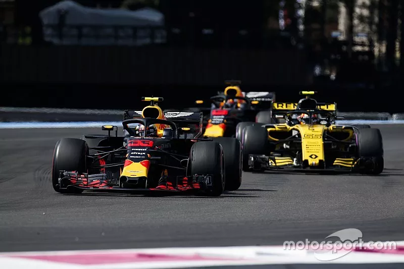 Max Verstappen, Red Bull Racing RB14, Carlos Sainz Jr., Renault Sport F1 Team R.S. 18, Daniel Ricciardo, Red Bull Racing RB14