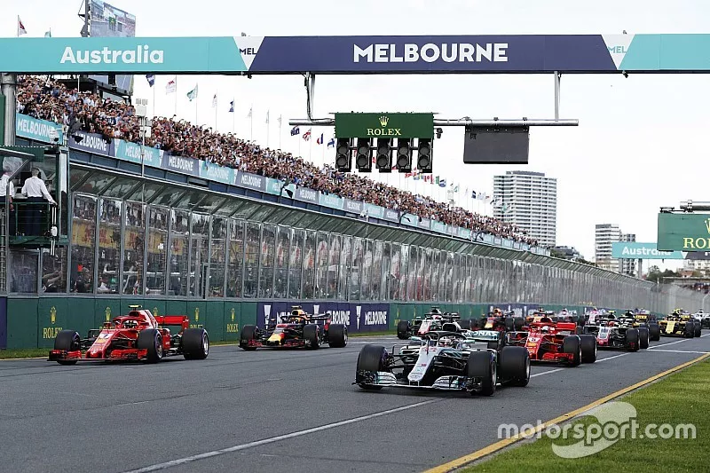 D&eacute;part : Lewis Hamilton, Mercedes AMG F1 W09 m&egrave;ne