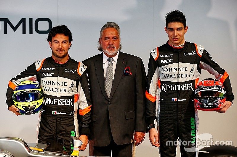 Sergio Perez, Sahara Force India F1 con Dr. Vijay Mallya, due&ntilde;o del equipo Sahara Force India F1 y E