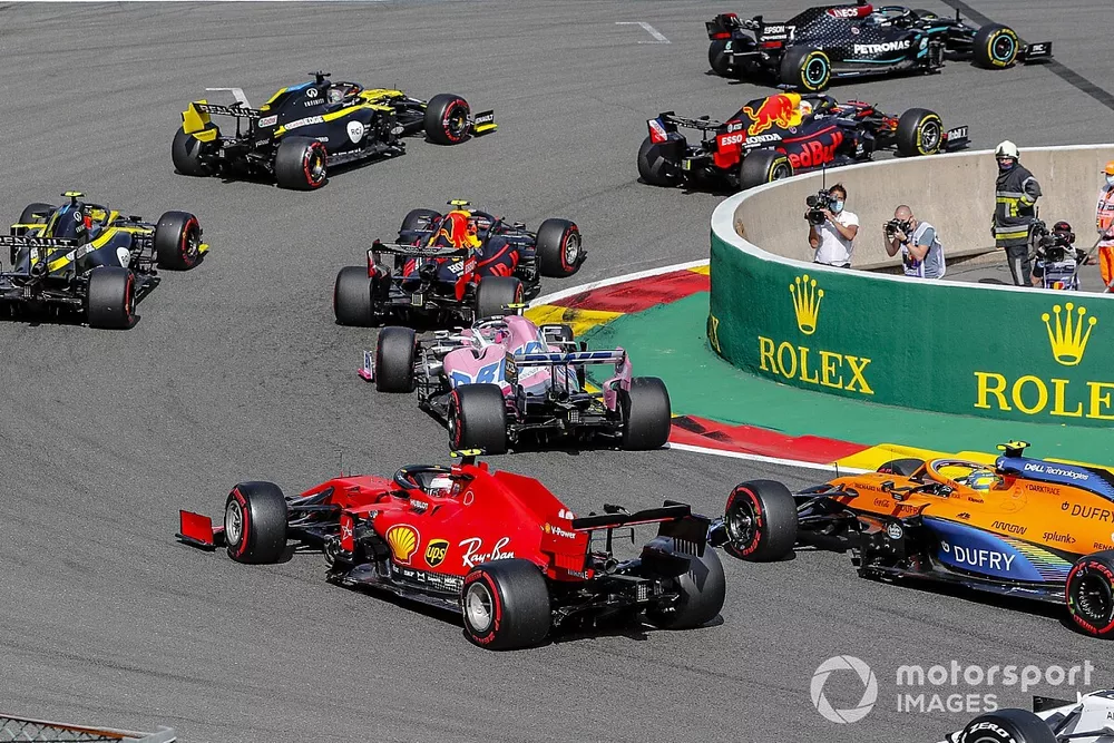 Lewis Hamilton, Mercedes F1 W11, Valtteri Bottas, Mercedes F1 W11, Max Verstappen, Red Bull Racing RB16, Daniel Ricciardo, Renault F1 Team R.S.20, Alex Albon, Red Bull Racing RB16, Esteban Ocon, Renault F1 Team R.S.20, Lance Stroll, Racing Point RP20, Sergio P&eacute;rez, Racing Point RP20, Charles Leclerc, Ferrari SF1000, Lando Norris, McLaren MCL35, al inicio
