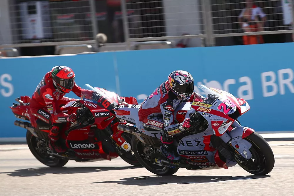 Enea Bastianini, Gresini Racing, et Francesco Bagnaia, Ducati Team