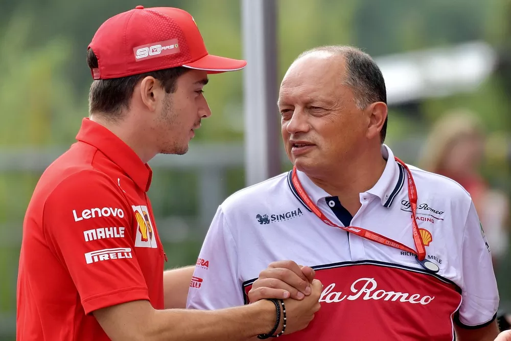 Charles Leclerc, Ferrari, et Fr&eacute;d&eacute;ric Vasseur, Team Principal, Alfa Romeo Racing 