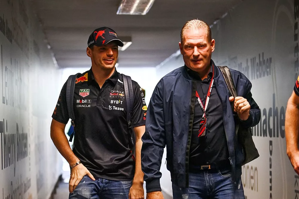 Max Verstappen, Red Bull Racing, Jos Verstappen llegan a la pista