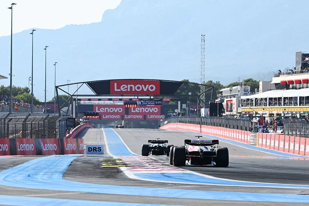 Esteban Ocon, Alpine A522, Valtteri Bottas, Alfa Romeo C42