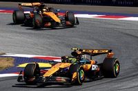 Dublet McLarena po intensywnej walce